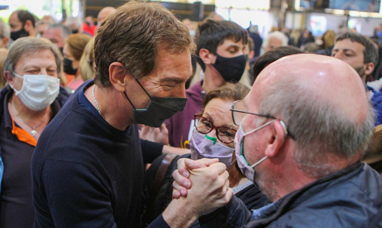 711bd2d6-0f81-484e-b082-a9370eb49121